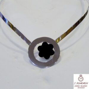 Collar en Plata de Belén Bajo con flor de ónix